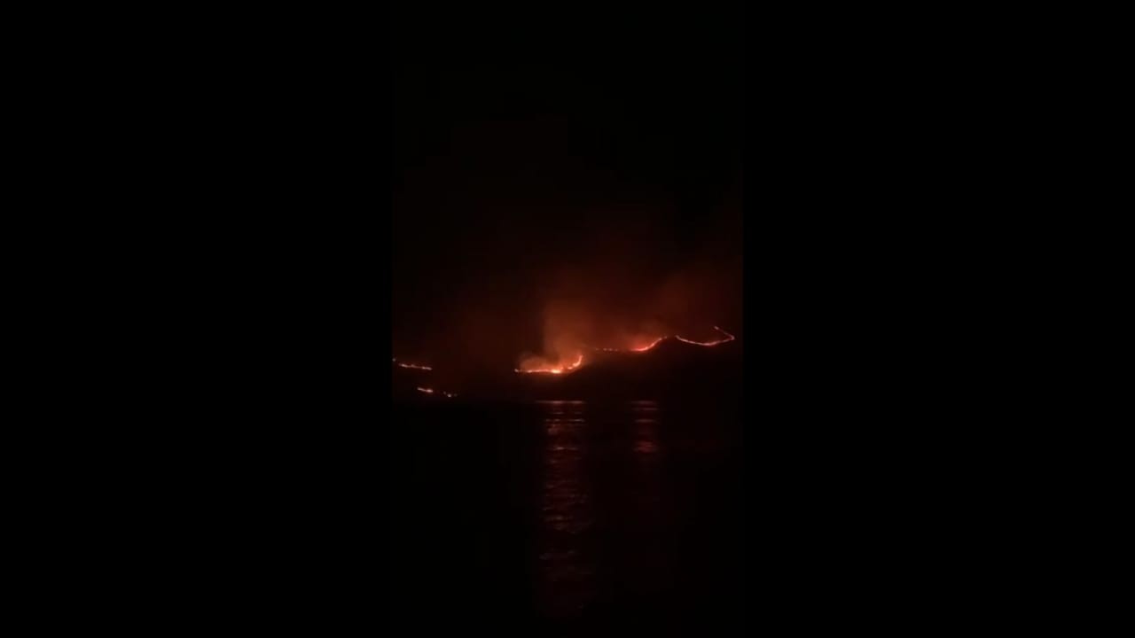 Kebakaran Pulau Rinca, Taman Nasional Komodo.