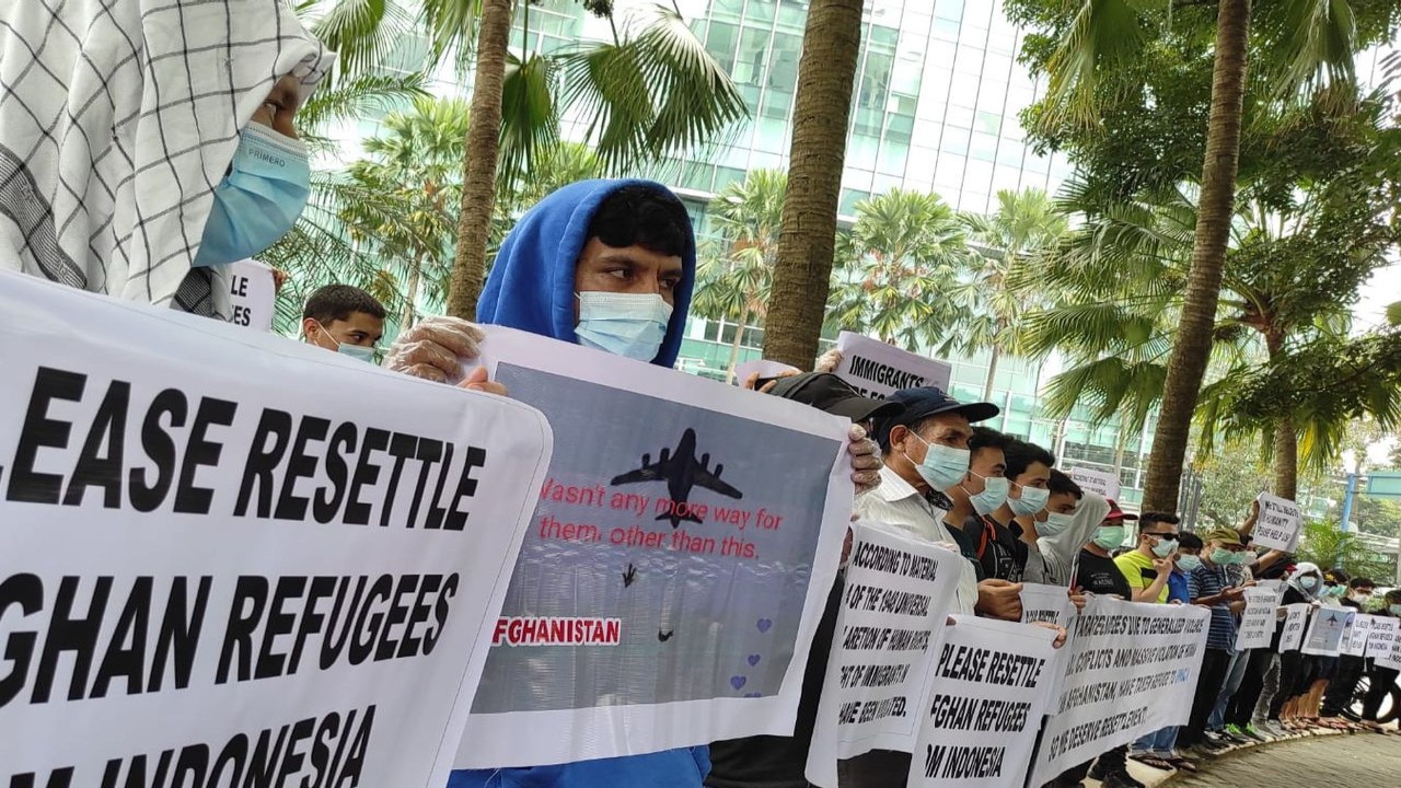 Para pengungsi asal Adghanistan sudah sebulan menggelar aksi unjuk rasa menuntut kejelasan nasibnya di depan kantor UNHCR Medan/ist
