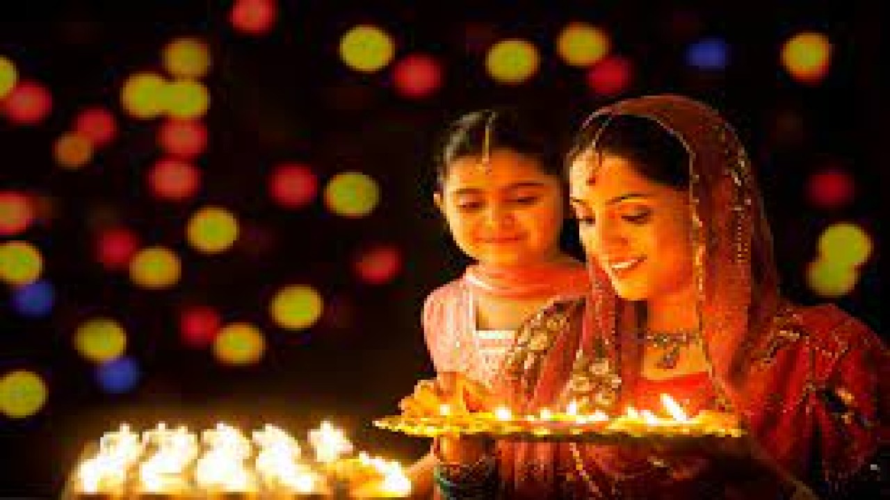 Umat Hindu etnis India merayakan Hari Raya Deepavali/ist