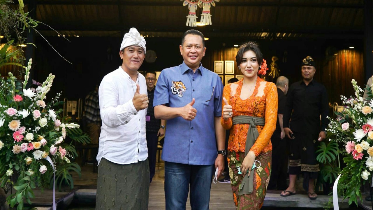 Ketua MPR RI Bambang Soesatyo (tengah).