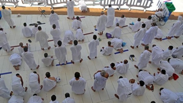 Saf salat di Masjidil Haram Arab Saudi kembali berjarak sesuai protokol covid-19-1640865028