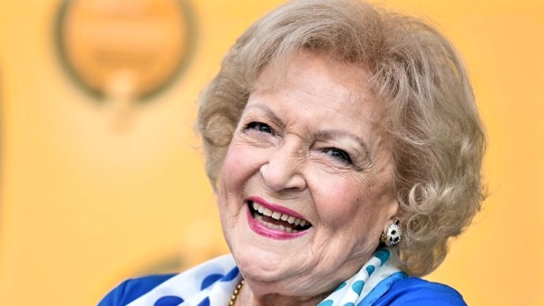 Betty White. (net)-1641008744