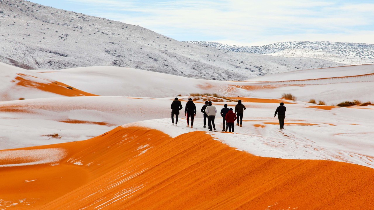 Fenomena alam langka, Gurun Sahara yang terkenal panas dan gersang diselimuti salju/ist