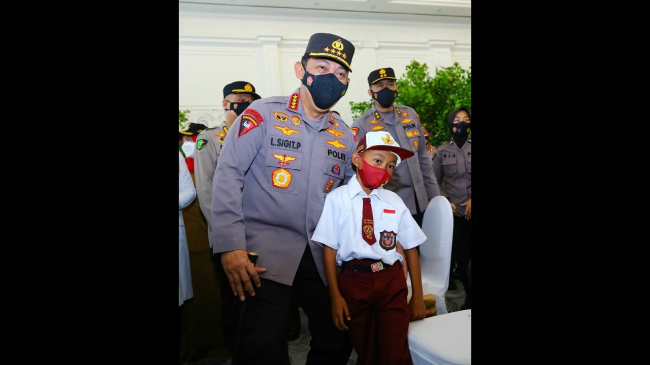 Kapolri Jenderal Listyo Sigit Prabowo saat meninjau vaksinasi di Lampung.