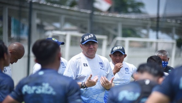 Pelatih Persib, Robert Alberts-1641306123