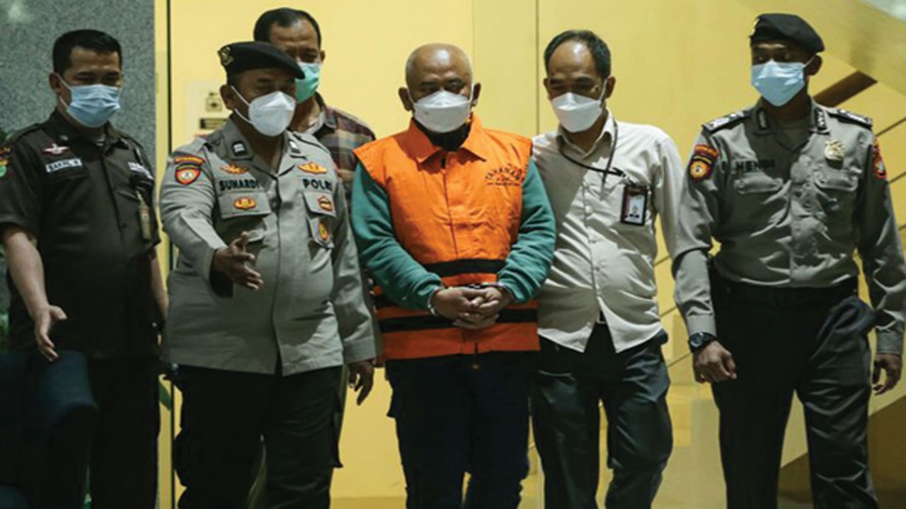 Wali Kota Bekasi Rahmat Effendi (memakai rompi oranye) ditetapkan jadi tersangka/ist