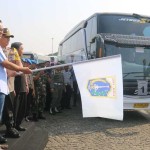 Gubernur DKI Jakarta Anies Baswedan saat melepas bus mudik di Monas pada tahun sebelumnya (Doc. tweet Pemprov DKI)-1650008858