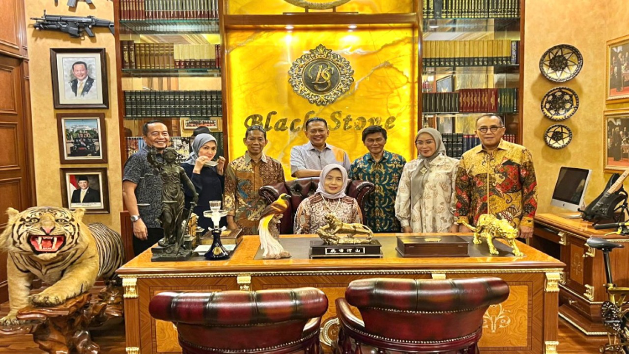 Ketua MPR RI Bambang Soesatyo (tengah) bersama Tim dari Universitas Padjajaran. Foto: Dok MPR