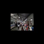 Pemudik di stasiun kereta api-1651066216