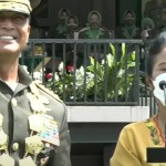 Jenderal TNI Andika Perkasa (kiri) dan  Rosmery Simbolon ibu dari seorang Taruna Akmil asal Pematangsiantar-1652523660