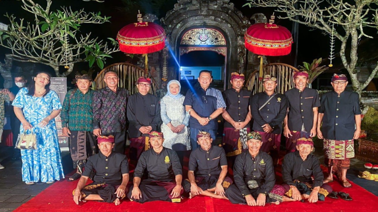 Ketua MPR RI Bambang Soesatyo bersama pimpinan dan pengurus Yayasan Yasa Putra Sedana Bali. Foto: Dok MPR