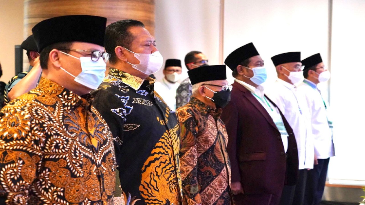 Ketua MPR RI Bambang Soesatyo (kedua kiri) bersama Wapres KH Ma'ruf Amin (ketiga kiri). Foto: Dok MPR