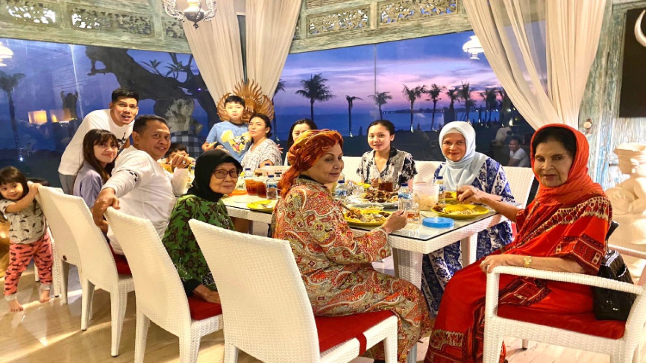 Ketua MPR RI Bambang Soesatyo merayakan Lebaran bersama keluarga/ist