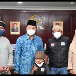 Wakil Ketua MPR RI Hidayat Nur Wahid (kedua kiri)-1653383164