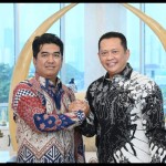 Ketua MPR RI Bambang Soesatyo (kanan) dan Dekan Fakultas Teknik Universitas Indonesia Prof. Dr. Heri Hermansyah-1656044957