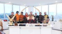 Ketua MPR RI Bambang Soesatyo (keempat kiri-berdiri)-1656155653