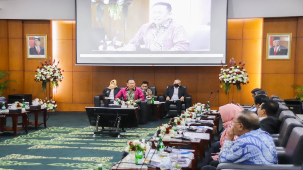 Ketua MPR RI Bambang Soesatyo saat rapat dengan Badan Pengkajian MPR. Foto: Dok MPR