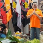 Bambang Soesatyo hadiri acara syukuran HUT Tarung Derajat ke-50 dan HUT Sang Guru Tarung Derajat Haji Achmad Dradjat (Aa Boxer) ke-71, di Bandung, Jumat (22/7/22).-1658725315