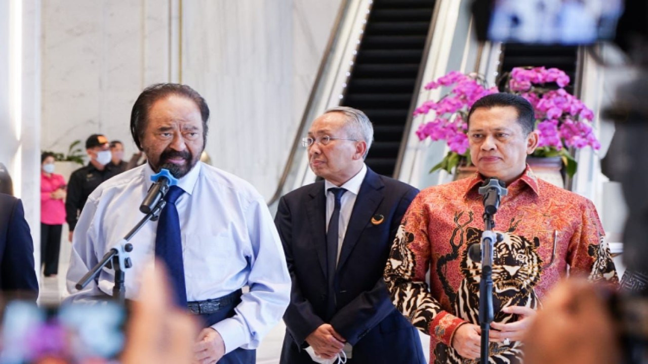 Ketua MPR RI Bambang Soesatyo (kanan) dan Ketua Umum Partai Nasdem Surya Paloh (kiri). Foto: Dok MPR