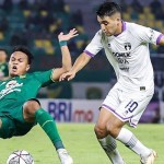 Laga Persebaya vs Persita-1659452401