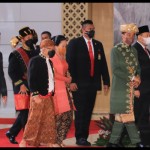 Presiden Joko Widodo memakai pakaian adat Bangka Belitung bersama Ketua MPR RI Bambang Soesatyo dan para pejabat negara -1660706049