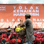 Demo tolak kenaikan hargaBBM di depan gedung DPR-1662456733