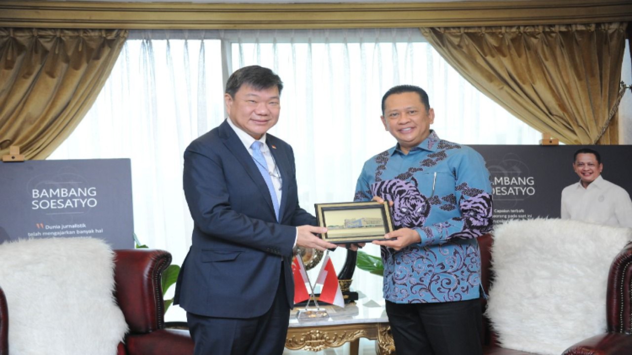 Ketua MPR RI Bambang Soesatyo bersama Duta Besar Singapura untuk Indonesia H.E. Mr. Kwok Fook Seng.  Foto: Dok MPR