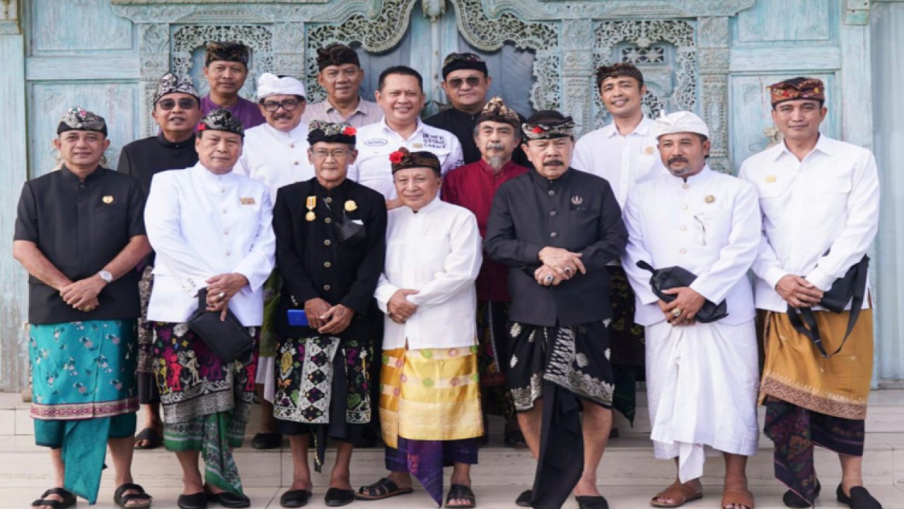 Ketua MPR RI Bambang Soesatyo bersama para tokoh adat dan budaya  Bali. Dok MPR