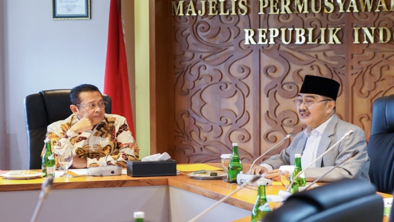 Ketua MPR RI Bambang Soesatyo (kiri) dan  Prof Jimly Asshiddiqie/ist