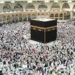 Jemaah ibadah umrah berkumpul dekat Ka'bah-1665573856