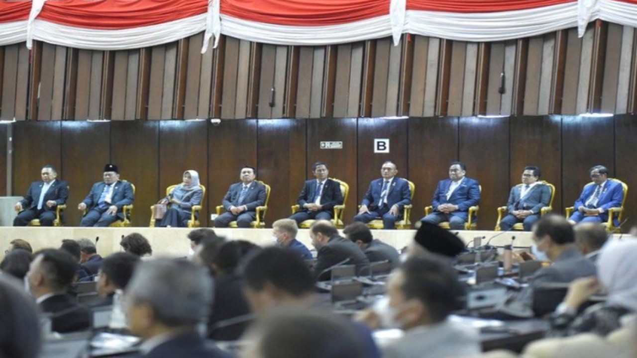 Ketua MPR RI Bambang Soesatyo bersama Presiden Joko Widodo menghadiri pembukaan The 8th G20 Parliamentary Speakers' Summit (P-20). Foto: Dok MPR