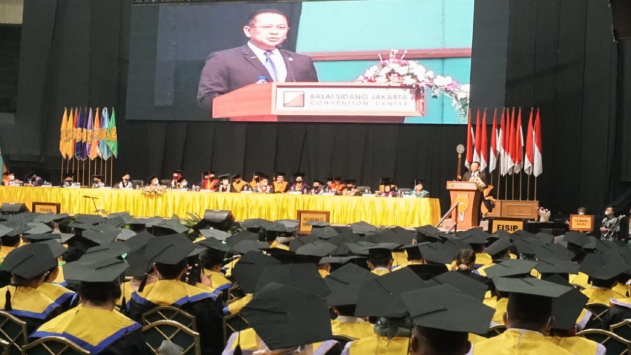 Ketua MPR RI Bambang Soesatyo memberikan orasi ilmiah pada Dies Natalis ke-64 Universitas Jayabaya. Foto: Dok MPR