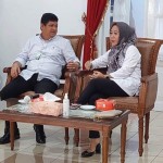 Direktur Kepesertaan BPJS Ketenagakerjaan Zainudin dan Bupati Purbalingga Dyah Hayuning Pratiwi-1668148966