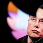 Foto Elon Musk terlihat melalui logo Twitter dalam ilustrasi yang diambil Jumat (28/10/2022). ANTARA/REUTERS/Dado Ruvic/am.-1669522119