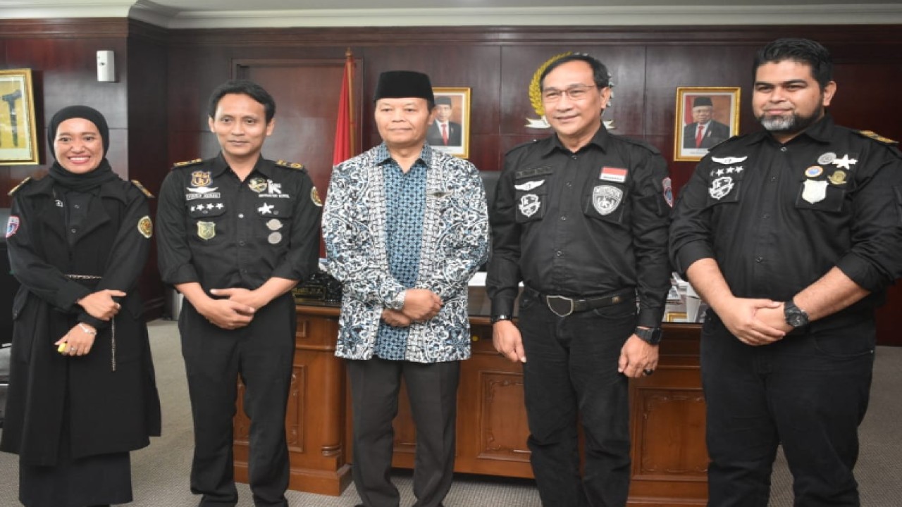 Wakil Ketua MPR RI Hidayat Nur Wahid (tengah)/Dok MPR