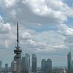 Ilustrasi - Suasana langit cerah disertai awan di sebagian wilayah Ibu Kota Jakarta. FOTO ANTARA/Ismar Patrizki/mes/aa. (ANTARA/ISMAR PATRIZKI)-1669779585