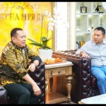 Ketua MPR RI Bambang Soesatyo (kiri) bersama Kepala Staf TNI Angkatan Darat Jenderal TNI Dudung Abdurachman.-1667982868