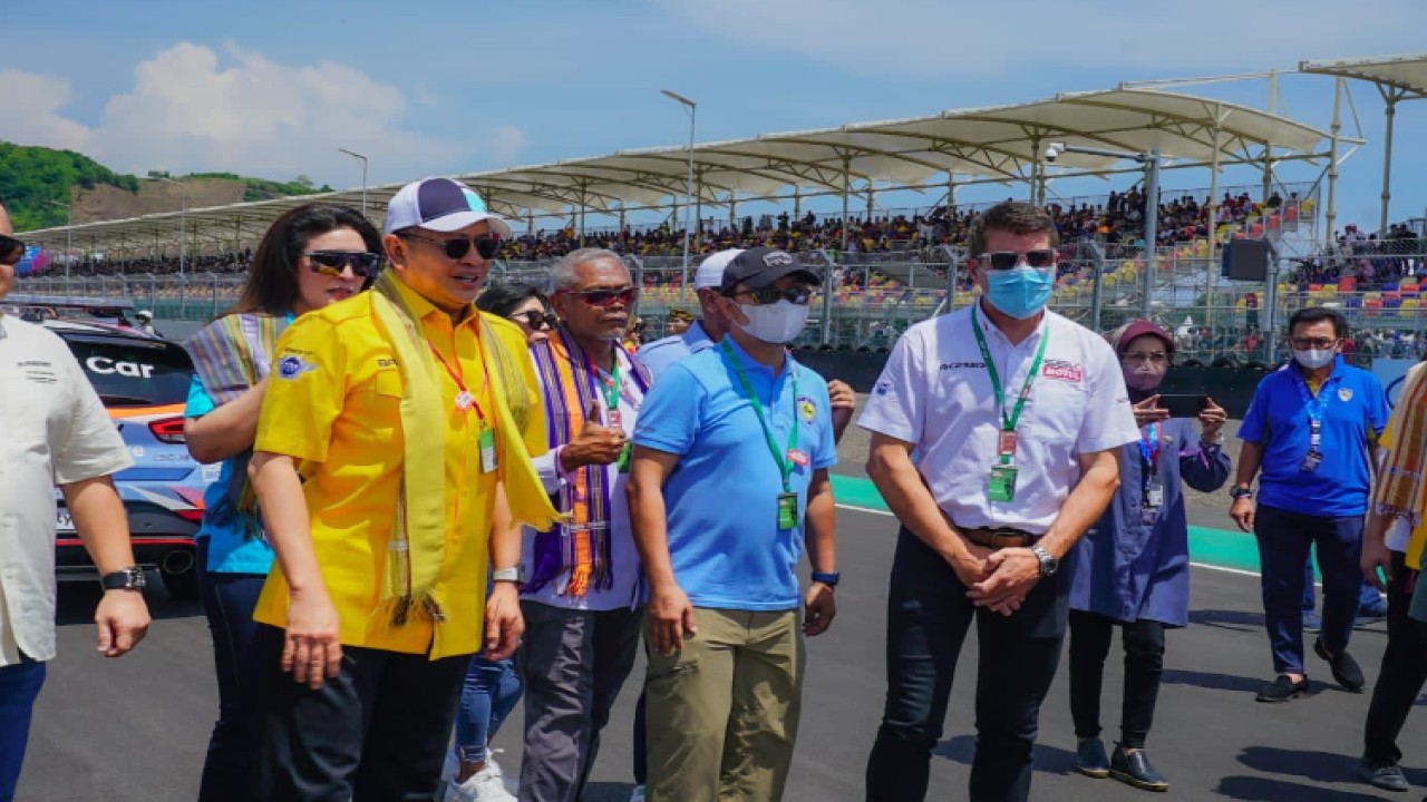 Ketua MPR RI sekaligus Ketua Umum IMI Bambang Soesatyo di Pertamina Mandalika International Street Circuit, di Lombok, Nusa Tenggara Barat (NTB)/Dok MPR