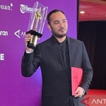 Marthino Lio mendapat piala citra Festival Film Indonesia (FFI) sebagai Pemeran Pria Utama Terbaik di Jakarta, Selasa (22/11/2022) (ANTARA/Maria Cicilia Galuh)-1669169529