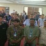 Panitia, instruktur, dan peserta pelatihan TTG foto bersama saat pembukaan pelatihan di Polnes Samarinda, Jumat (11/11) (ANTARA / M Ghofar)-1668163041