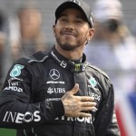 Pebalap tim Mercedes Lewis Hamilton mengamankan P3-1668995328