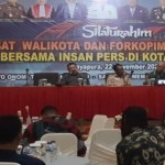 Suasana Kantor Wali Kota Jayapura dan forum komunikasi pimpinan kabupaten dengan pers di Jayapura, Selasa (22/11) (ANTARA/Ardiles Leloltery)-1669169912