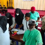 Suasana penyaluran voucher BBM bantuan sosial oleh pemerintah kota Sorong-1668399080