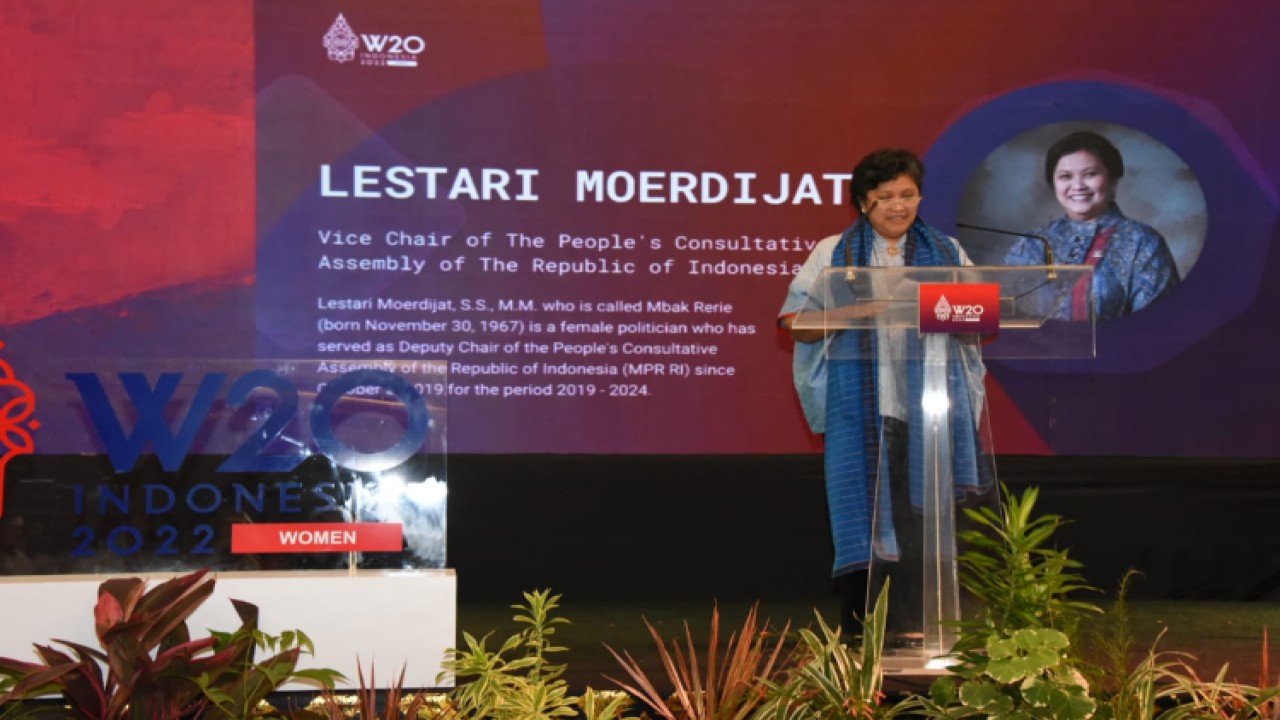 Wakil Ketua MPR RI, Lestari Moerdijat memberikan sambutan dalam W20 Post-Summit Meeting di Nusa Dua, Bali./Dok MPR