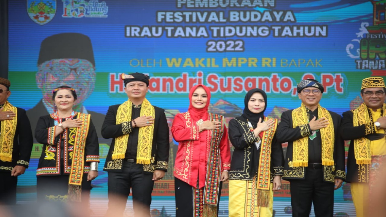 Wakil Ketua MPR Yandri Susanto menghadiri dan membuka secara resmi Festival Budaya Irau Tana Tidung, Kalimantan Utara. Dok MPR