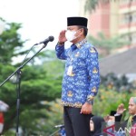 Wali Kota Jakarta Selatan Munjirin memimpin upacara Hari Pahlawan di Jakarta, Kamis (10/11/2022) (ANTARA/HO-Sudin Kominfotik Jakarta Selatan)-1668077139
