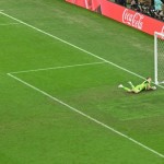 Geoff Hurst selamati Kylian Mbappe atas hattricknya-1671416009