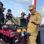 Gubernur Kalimantan Barat, Sutarmidji, mengecek kelengkapan Alutsista Polri dalam pengamanan Natal 2022 dan Tahun Baru 2023 di Kalimantan Barat. ANTARASucia Lucinda-1671776565