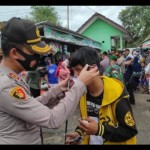 Ilustrasi,l - Satgas Penanganan COVID-19 Kepulauan Babel mengawasi penerapan prokes di pusat keramaian. ANTARA/Aprionis-1672113854