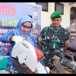 Kapolres Lutra minta warga serahkan senjatanya secara sukarela-1669878590